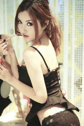 国产美女亚洲精品久久久毛片小说